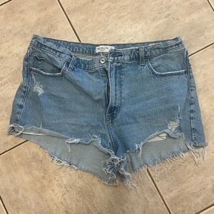 Abercrombie & fitch The mom high rises Jean shorts size 16